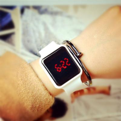 China Wholesale new promotional gift silicone bracelet LED electronic watch for sale