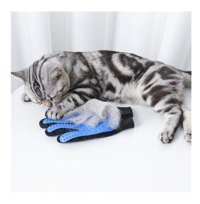 China Nano Stocked Magnetic Silicone Deshedding Bath Grooming Glove for Dog and Cat for sale