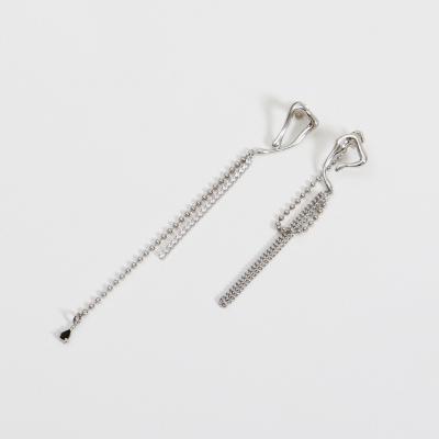 China 2022 925 Luxury Trendy Asymmetrical Venom Silver Tassel Jewelry Pin Stud Earrings for sale