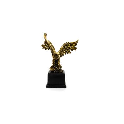 China Inventive Golden Europe Eagle Animal Statue Craft For Home Decor for sale