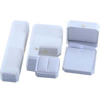 China White PU Leather Jewelry Box for Hanhong Custom Crown Shape Jewelry Storage Function for sale