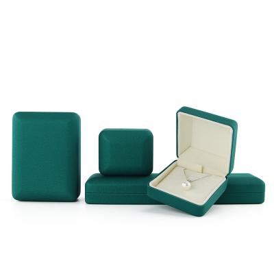 China Jewelry Package Iron Necklace Ring Box for Customized Size Grade Hanhong Emerald for sale