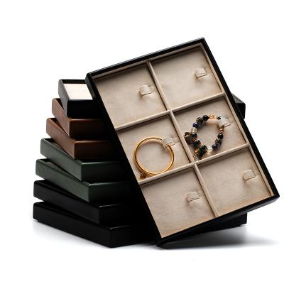 Cina Grandi capacità pratico PU pelle gioielli di esposizione accessori di lusso Display Tray in vendita