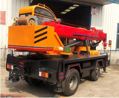 China TRUCK CRANE Boom Telescopic Truck Mounted Lifting Crane 6T for sale