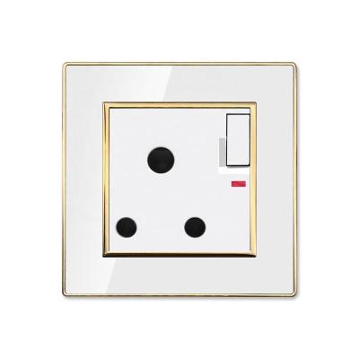 China Residential / Multipurpose Fast Delivery High Temperature Resistance Electric Power Round Socket 15A 3 Outlet Plug for sale