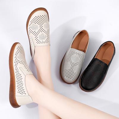 China Trend 35-41, size 399 mother's summer fashion shoe with hollow-out and breathable casual women's shoes for sale