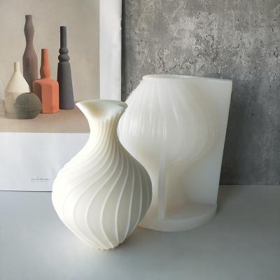 China Disposable Handmade Irregular Spiral Soy Wax Molds Geometric Line Art Vase Design Spiral Candle Mold Swirl Wavy Silicone Mold for sale