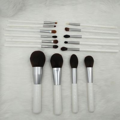 China Angular Blush 15 Piece White Makeup Brush Set Authentic Technical Power White Makeup Brush Vegan for sale