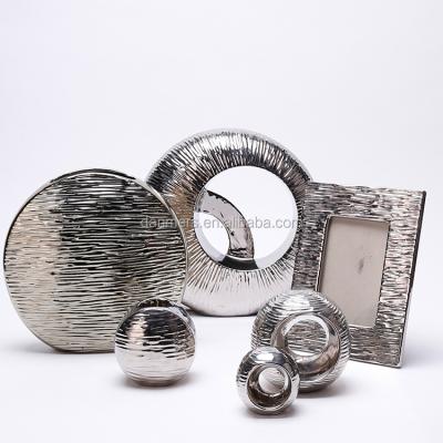 China Esay To Clean Modern Silver Ceramic Home Decoration Pieces Porcelain Plating Luxury Home Decor Gift Vases for sale