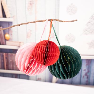 China Accept Customize Designs Honeycomb Decoration Christmas Tree Paper Balls for sale