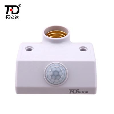 China Infrared screw PIR laser motion sensor lamp holder b22/e27 e27 sensor lamp holder AC220V infrared sensor lamp holder for sale