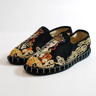 China Women's Flat Casual Shoes Women's Wholesale Flat Black Sports Shoes Embroidery for sale