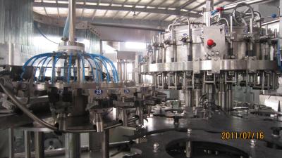 China Máquina de engarrafamento automática do vinho à venda