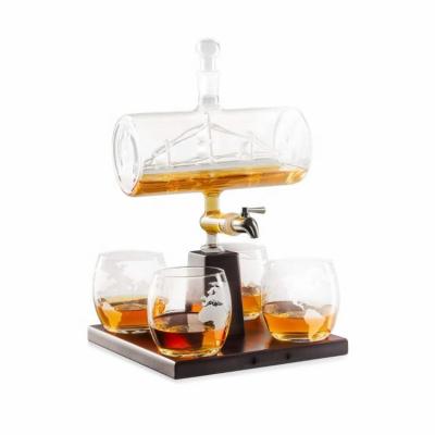 China Cold Top Selling 500ml 750ml 1000ml Heat Resistant Hot Boat Inside Wine Barrel With Wooden Base For Vodka for sale