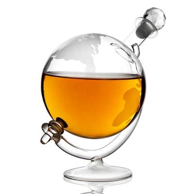 China 750ml Whiskey Globe Set Cold Heat Resistant High Quality Decanter With 2 Etched Globe Whiskey Globe Decanter With Ship for sale