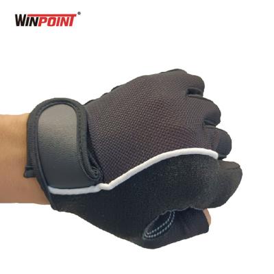 China WINPOINT Unisex Fitness Gym Exercise Half-Finger Training Lift Workout Gym Gloves for sale