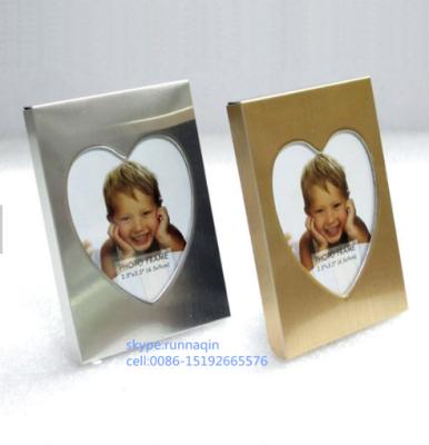 China Wholesale Eco-Friendly Durable Alloy Keepsake Photo Frame 2x3 Inch Mini Metal Picture Frame in Gold Silver Colors with Oval Rectangle Heart Shapes for sale