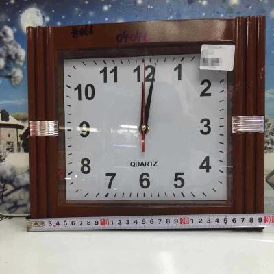 China New Antique Household Supplies Classic Chinese Style Bedroom Living Room Square Brown Wall Clock for sale