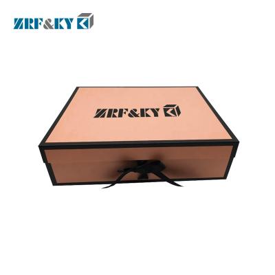 China Recyclable Flat Ribbon Paper Folding Packaging Box , Custom Luxury Magnetic Closure Paper Gift Box for sale