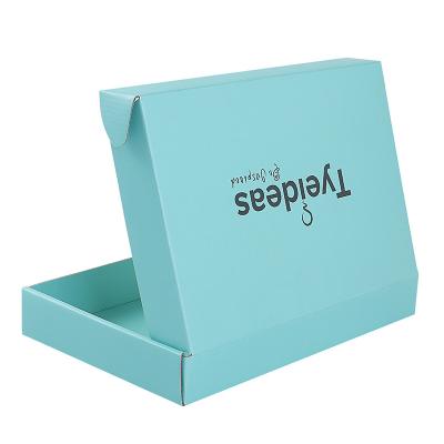 China Recycled Materials New Arrival Branded Christmas Gift Shoes Underwear Packaging Custom Cosmetic Shipping Boxes For Simple Stylish Folding Design for sale