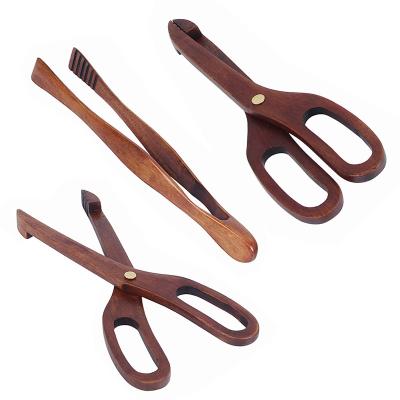 China Viable Custom Color Wooden Food Staples Kitchen Dessert Anti-Scalding Barbecue Food Clip for sale