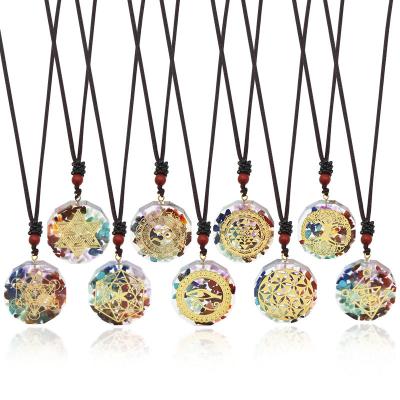 China Natural Quartz Customized FASHIONABLE Crystal Gravel Necklace Pendant Resin-coated Stone Natural Gemstone Pendant Necklace for sale