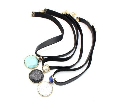 China Classic Customized Material Alloy Short Section 38cm Statement Turquoise Round Bezel Bezel Necklace for sale