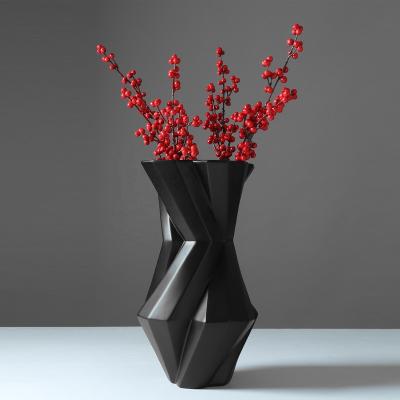 China Fold Design Black Vase Resin Tabletop Modern Single Flower Vase for sale