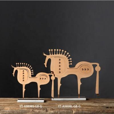 China Luxury Abstract Europe Artwork Horse Metal Sculpture Office Decor for sale