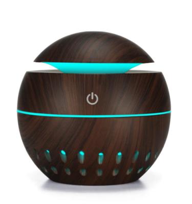 China Portable Mini Size 2021 Retro Wooden Grain Diffuser Air Humidifier 130ML Essential Oil Diffuser Car Humidifiers for sale