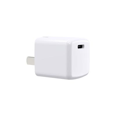 China Hot Selling Foldable Type-C Mobile Phone PD 20w Charger Power Adapter Portable Travel Wall Charger for sale