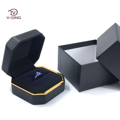 China Eco-friendly Luxury Leather Jewelery LED Wedding Ring Box for sale