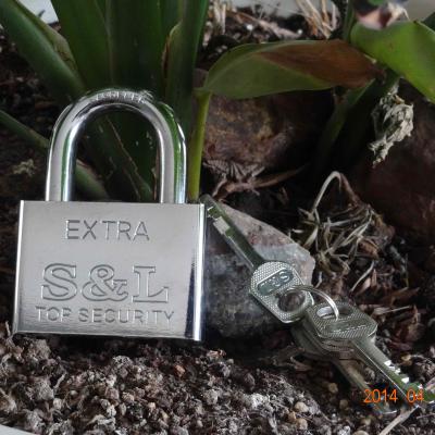 China Chrome Plated Square Shape Iron Lock Body Good Quality Square Shape Chrome Plated Vane Iron Padlock for sale