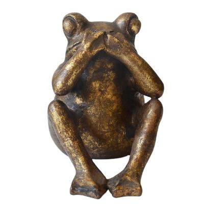 China Europe Polystone Garden Frog Sculpture in Antique Gold Color for sale