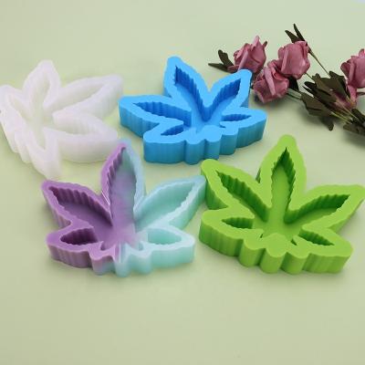 China Hot Sale DIY Maple Leaf Heat Resistant Silicone Molds Ashtray Resin Tray and Grinder Silicone Mold for sale