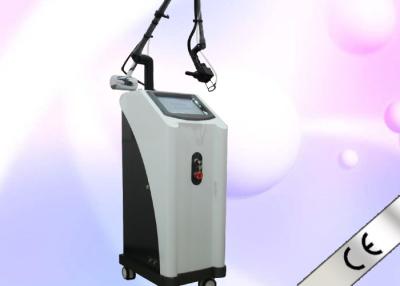 China Máquina fraccionaria 10600nm del laser del CO2 no invasor para Rosacea y el retiro de la cicatriz en venta