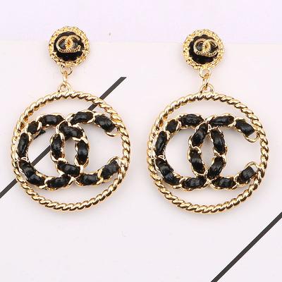 China New designer style women's gold earrings jewelry punk earrings popular brands of earrings for sale