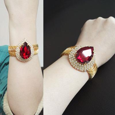 China Romantic Gold Plated Red Full Diamond Spring Heart Opening Bracelet For Ladies for sale