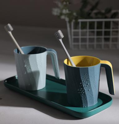 China Sustainable Nordic Home Strips Bathroom Non-Slip Plastic Organizer Holder Couple Toothbrush Double Double Wash Cups for sale