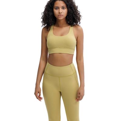 China Antibacterial Women's Thermal Compression Butt Lifting GYM Yoga Wear Running Set for sale