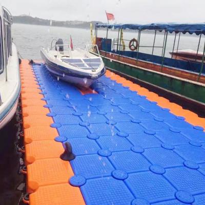 China Plastic Boat Floating Pontoon For HDPE Luxury Modualr Yacht Boat Floating Dock for sale