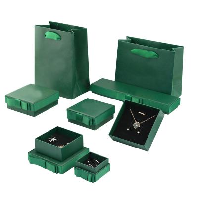 China Luxury Recycled Materials Collar Caja Vert Necklace Accessories Jewelry Boxes With Logo Packaging for sale