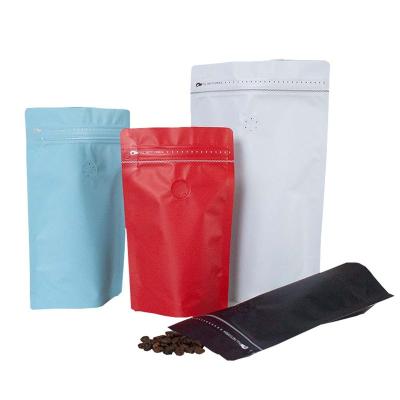 China High Barrier Kraft Paper Coffee Bags Stand Up/Flat Bottom Coffee Pouches with Air Release Valve and Reusable Side Zipper Te koop