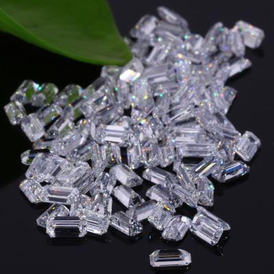 China Diamante sintético HPHT 2.0-3.3 a 2.9-4.5mm Forma Esmeralda Branca DEF Cor VVS Claridade à venda