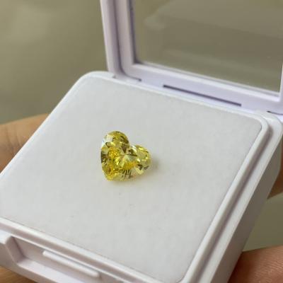 Cina 1.67CT Fancy Intense Yellow Lab Cresciuto VS1 EX VG CVD Lab Cresciuto Diamond Heart Cut in vendita