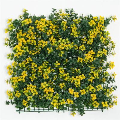 China Eco-friendly Customizable Plastic Grass Wall Outdoor Artificial Green Plant Garden Vertical Wall for sale