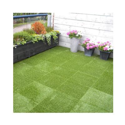 China Professional Manufacturing PE Plastic 30-40mm Cheap Interlocking Artificial Grass Mat Tile For Decoration Field Te koop