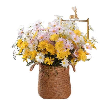 China New Style 5 Head Artificial Flower Durable Flower Daisy Artificial For Home Decoration for sale