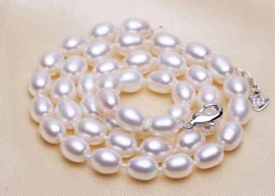 China Fake Rice Pearl Statement Wedding Necklace , Glass White Bead Choker Necklaces for sale