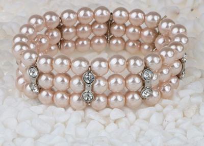 China Pink Colored Costume Jewelry Pearl Bracelets With Diamonds Triple Strand for sale